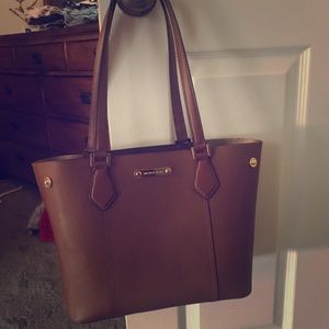 Michael Kors Bucket Bag